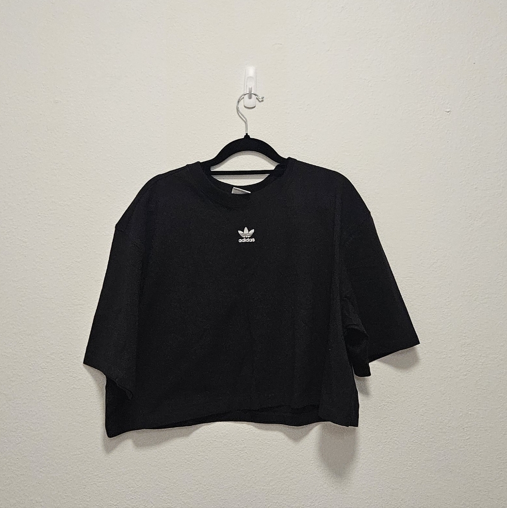 Adidas black cropped tee NWT